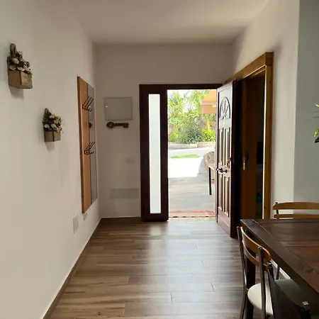 Con Bano Adaptado Y Piscina En Appartamento *