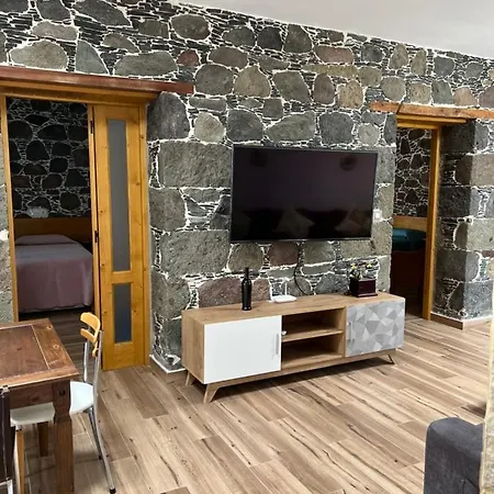 Con Bano Adaptado Y Piscina En Mogán